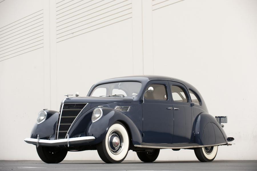  Lincoln Zephyr Sedan 1936 года  (фото 13 из 15)